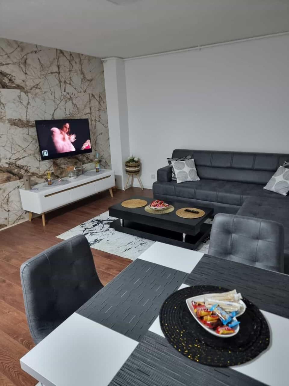 Apartments Four Seasons Сараево Экстерьер фото
