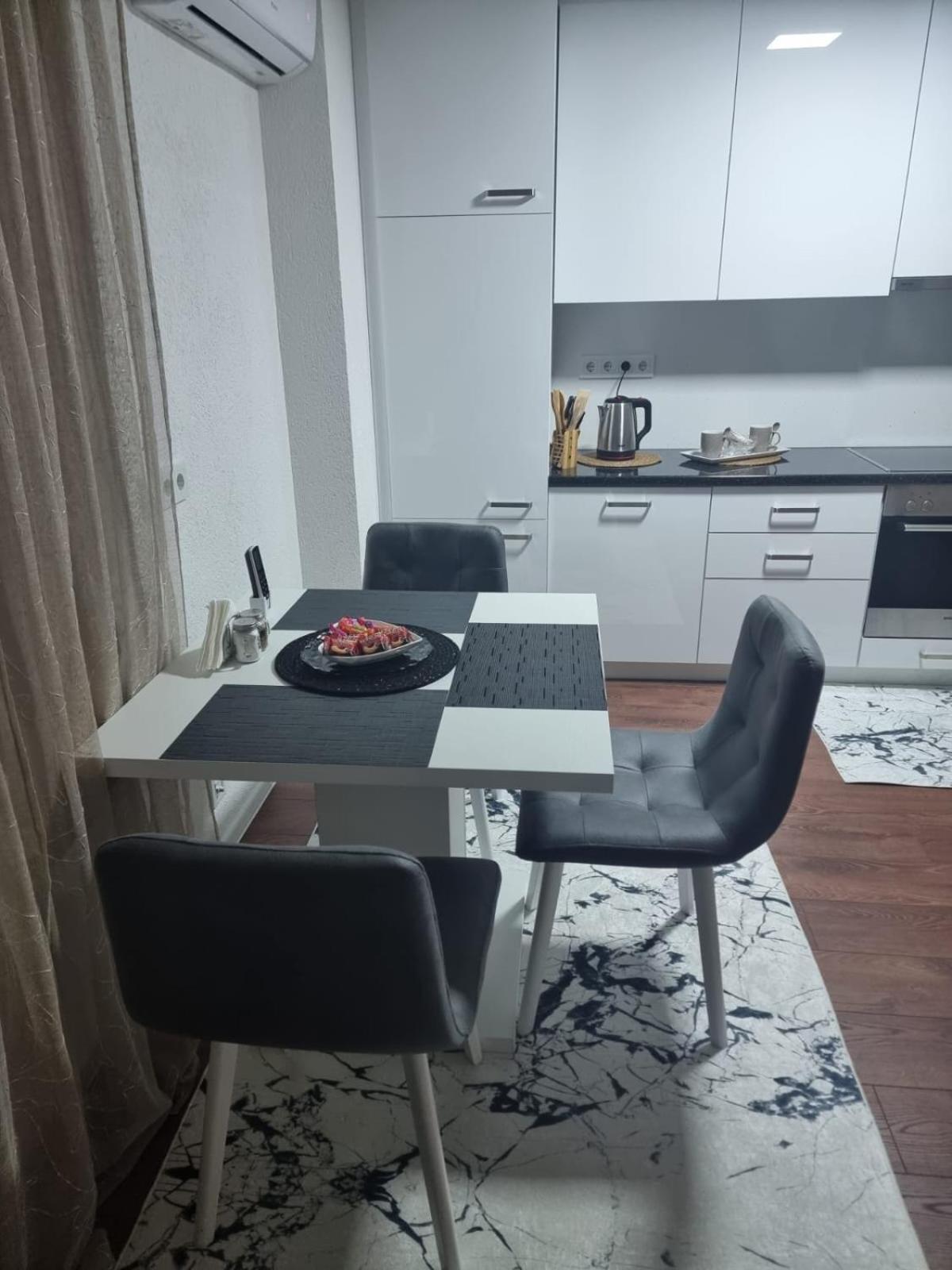 Apartments Four Seasons Сараево Экстерьер фото